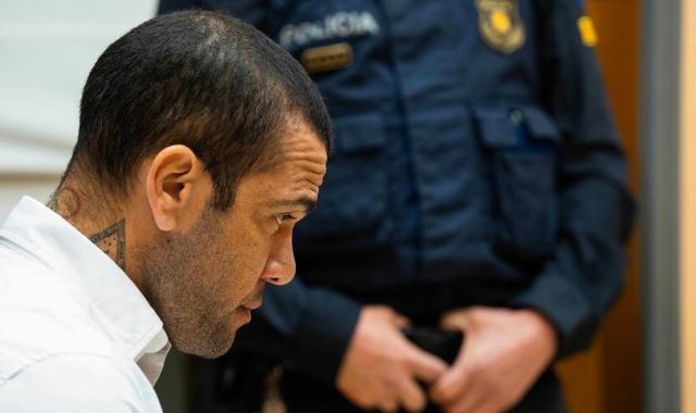 强奸罪成立，阿尔维斯被判刑四年零六个月