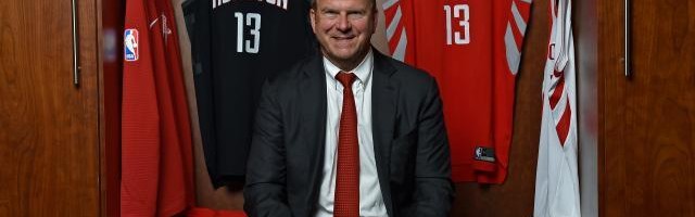 天天盈球即时比分直播-火箭一地鸡毛！老板搞砸一切？他4年败光球队资产