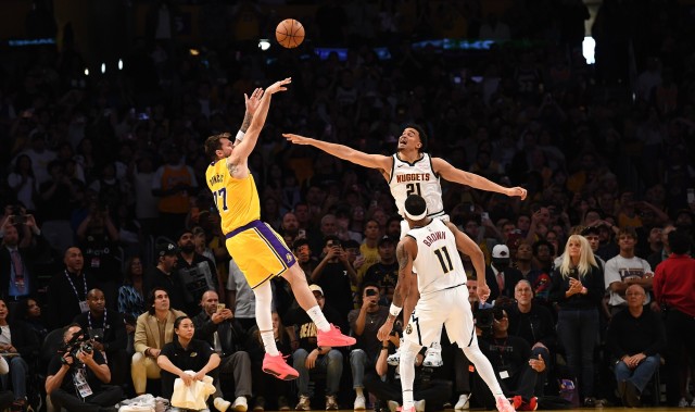 天天看球-不只是精彩的绝杀！战胜掘金或许能让湖人避开雷霆&amp;获得主场优势